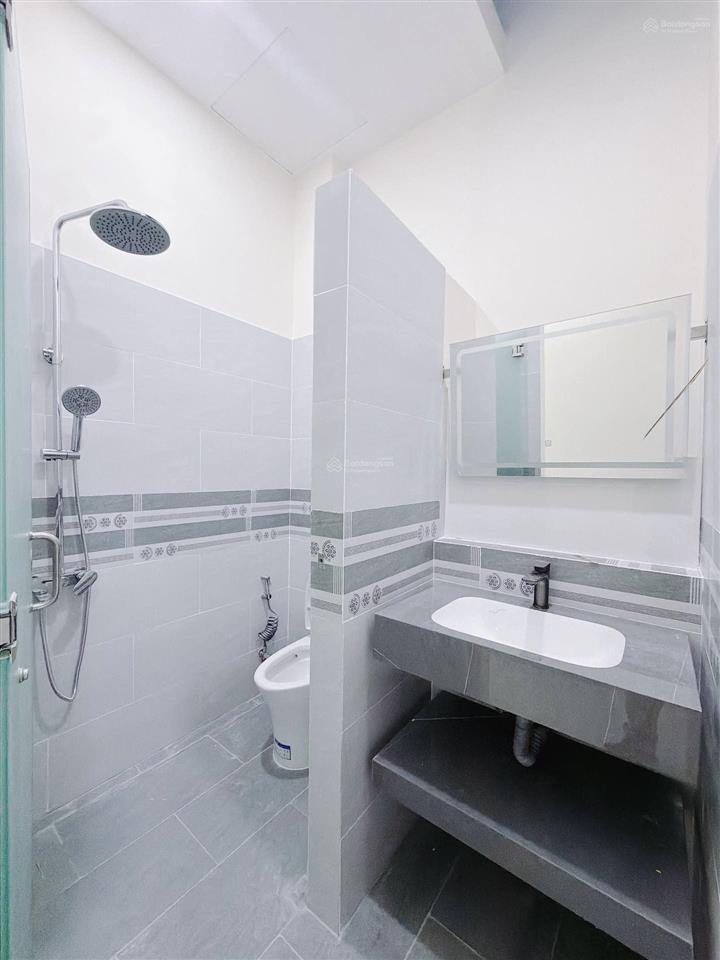 4tỷ099 có ngay nhà tôn đản p8q4 3pn ở liền  33.5m (3x11) dọn vào ở ngay có phòng dưới trệt