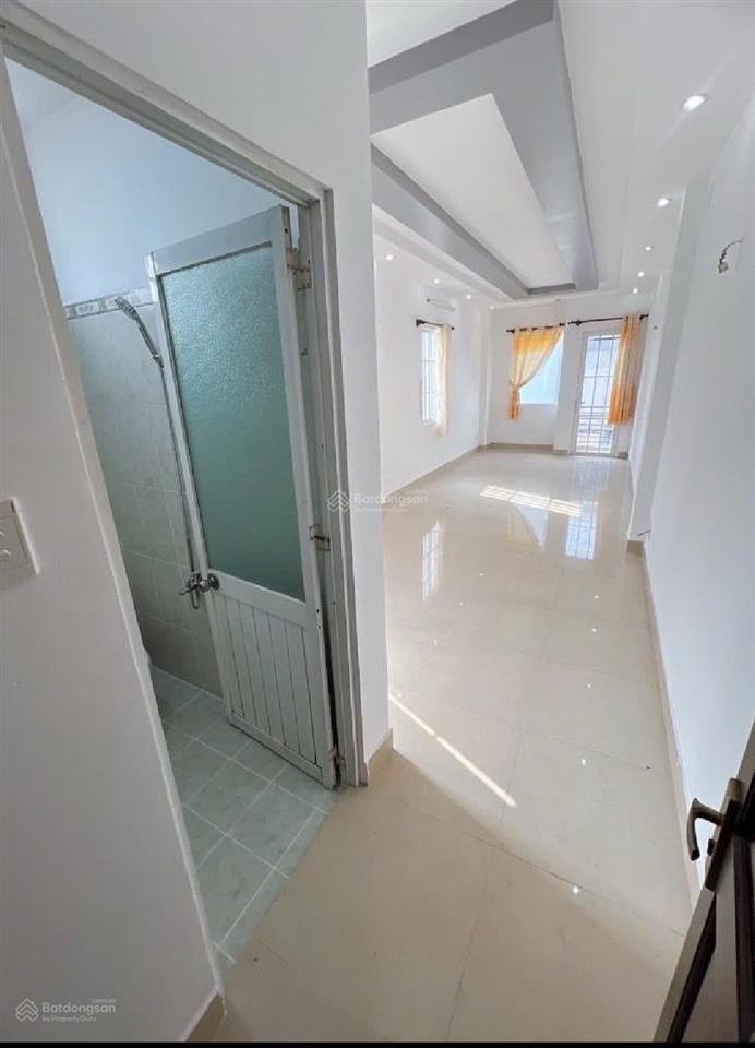 Nhà mới phạm thế hiển p4q8 4tầng 7pn 7tỷ9 cách mặt tiền chỉ 30m phù hợp gd đông người