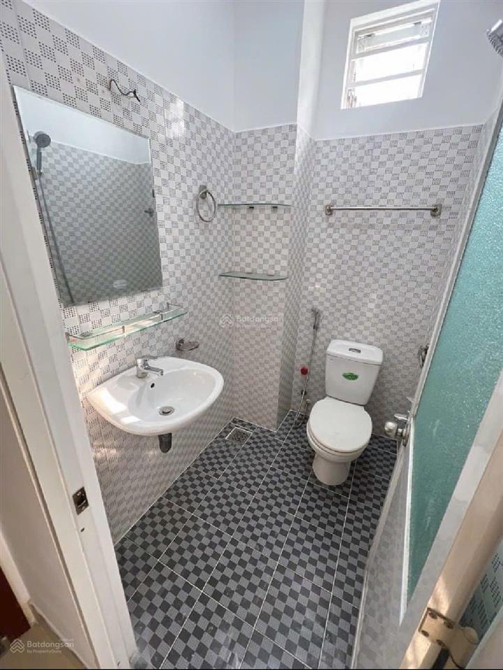 Nhà mới phạm thế hiển p4q8 4tầng 7pn 7tỷ9 cách mặt tiền chỉ 30m phù hợp gd đông người