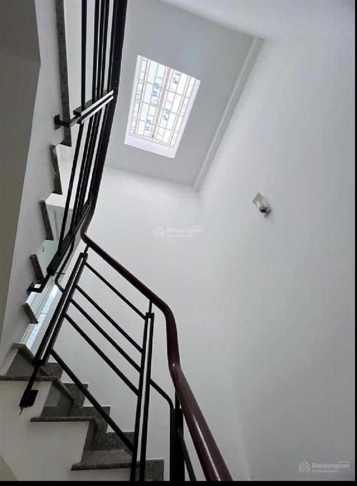 Nhà mới phạm thế hiển p4q8 4tầng 7pn 7tỷ9 cách mặt tiền chỉ 30m phù hợp gd đông người