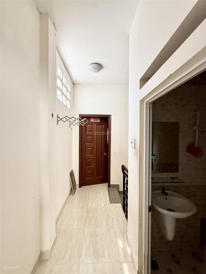 30m đường ô tô nhà vĩnh hội q4 3.9 x10.5m  4,2 tỷ vuông vức đẹp 2 tầng kiên cố 2pn 2wc