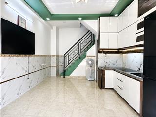 Âu dương lân p3 q8 sát parc mall cách mặt tiền chỉ 2 căn nhà 4 tầng 4 x 5m 2pn, 3wc, ban công