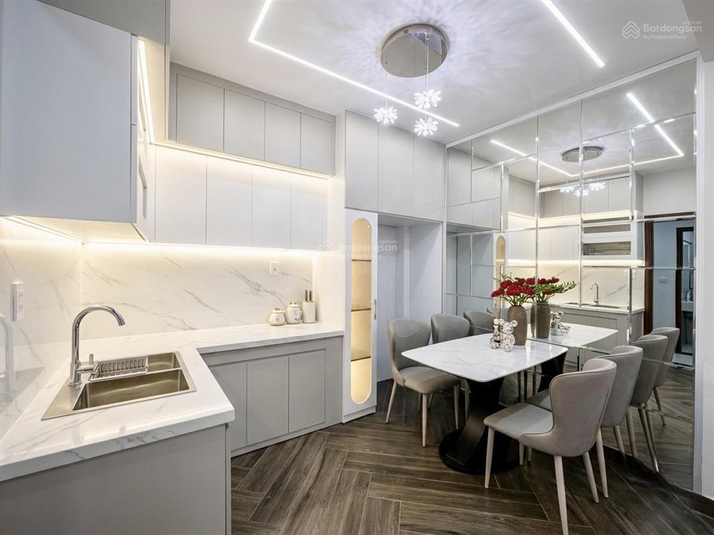 4tỷ89  huỳnh tấn phát q7 4.6x92 tầng  2pn  3wc, ban công thoáng mát hẻm thông, khu dân cư đông