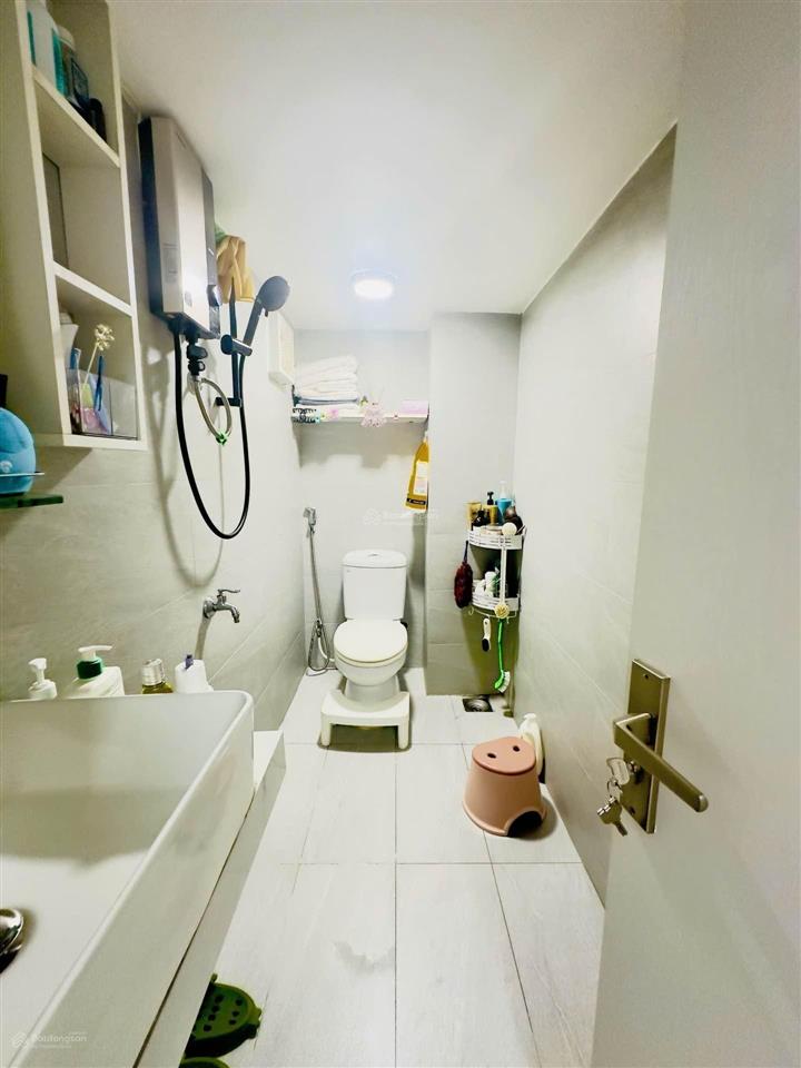 Nhà sát mt đoàn văn bơ q4  5 tầng sát chợ xóm chiếu 5 tỷ 5  dtsd 86,2m²