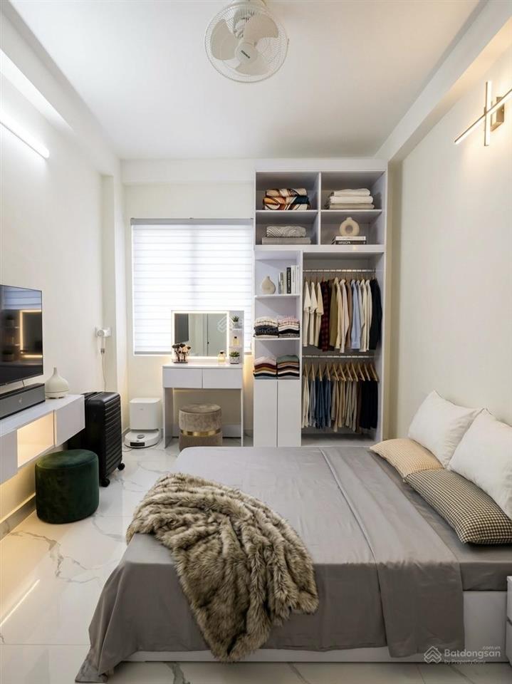 Nhà sát mt đoàn văn bơ q4  5 tầng sát chợ xóm chiếu 5 tỷ 5  dtsd 86,2m²