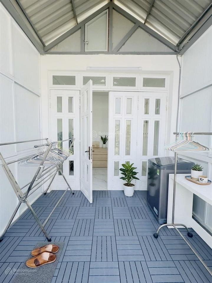 Nhà sát mt đoàn văn bơ q4  5 tầng sát chợ xóm chiếu 5 tỷ 5  dtsd 86,2m²