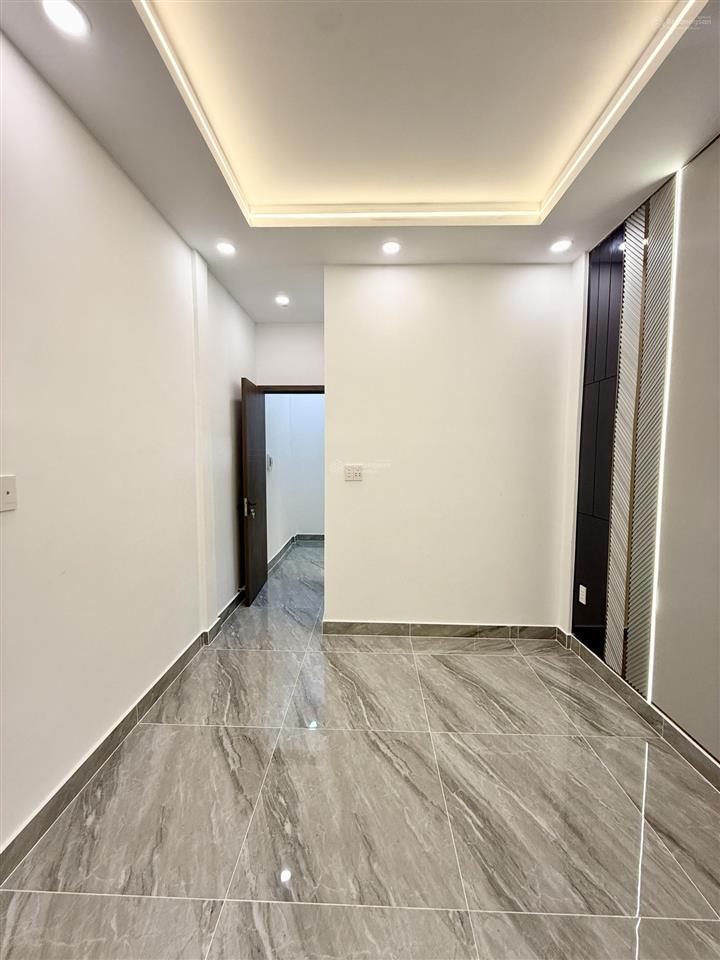 Nhà 3 tầng dtsd 68.1m2 hẻm ô tô khu 20 thước hoàng diệu, quận 4 sát q1 chỉ 5,6 tỷ