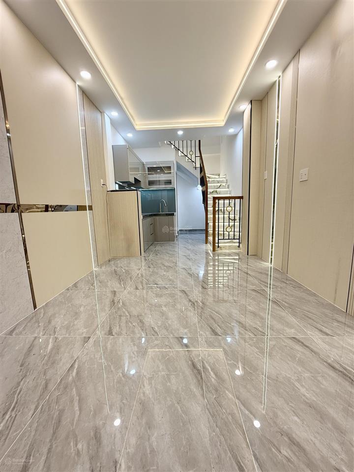 Nhà 3 tầng dtsd 68.1m2 hẻm ô tô khu 20 thước hoàng diệu, quận 4 sát q1 chỉ 5,6 tỷ