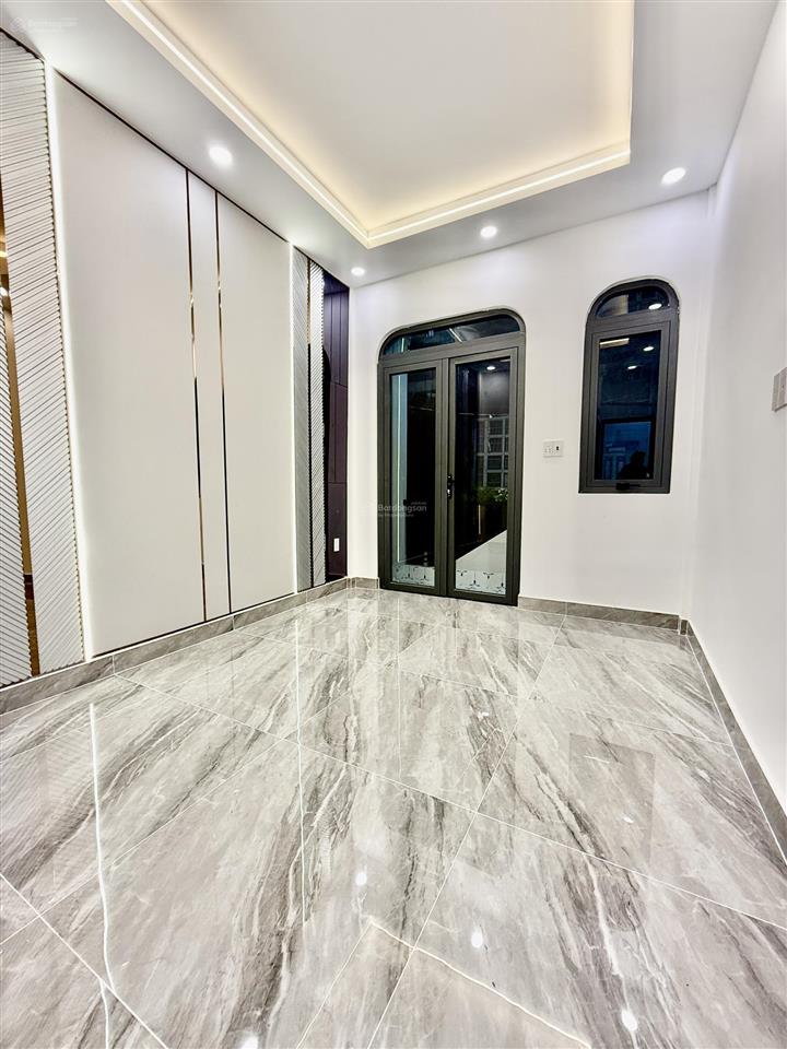 Nhà 3 tầng dtsd 68.1m2 hẻm ô tô khu 20 thước hoàng diệu, quận 4 sát q1 chỉ 5,6 tỷ