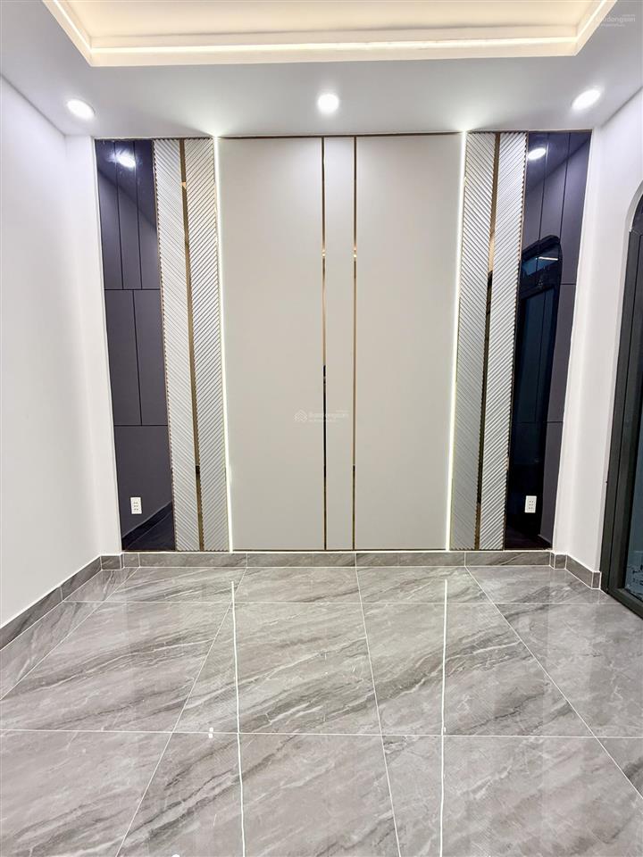 Nhà 3 tầng dtsd 68.1m2 hẻm ô tô khu 20 thước hoàng diệu, quận 4 sát q1 chỉ 5,6 tỷ