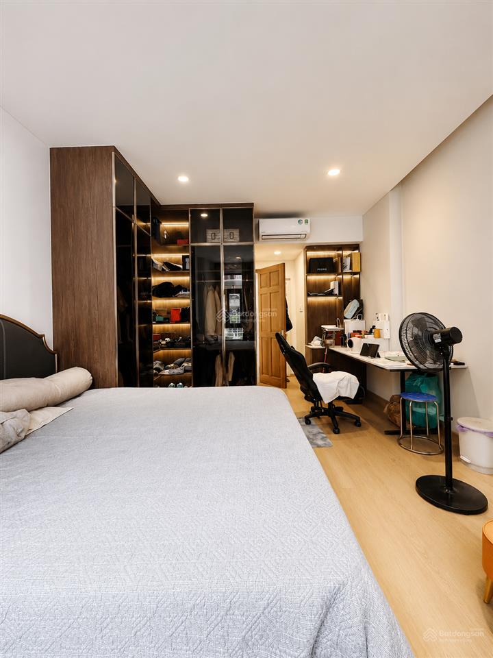 Sát mặt tiền tân vĩnh, quận 4 oto đậu cửa 4 tầng btct 4 7m dtsd 99.2m2 chỉ 8tỷ75