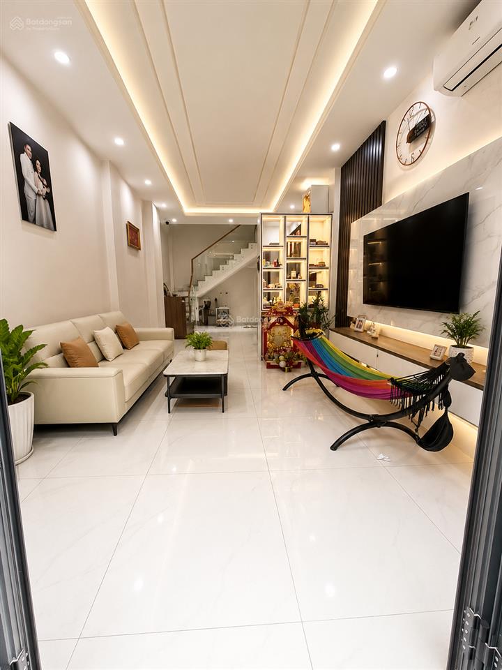 5,8 tỷ sở hữu nhà 3 tầng 44,9m2 lâm văn bền, quận 7 full nội thất shr hoàn công vào ở ngay