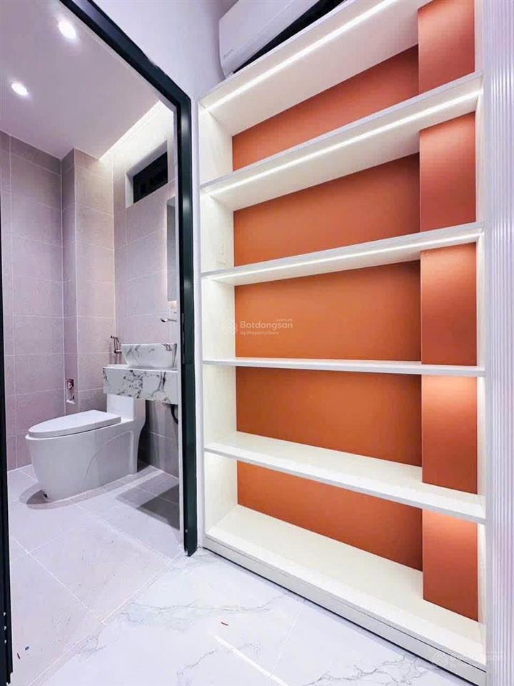 Q7 hẻm otô sát nhà ngang 3m dài 16m, dt 46.8m 2 lầu + sân thượng, 3pn 4wc giá 5.7 tỷ