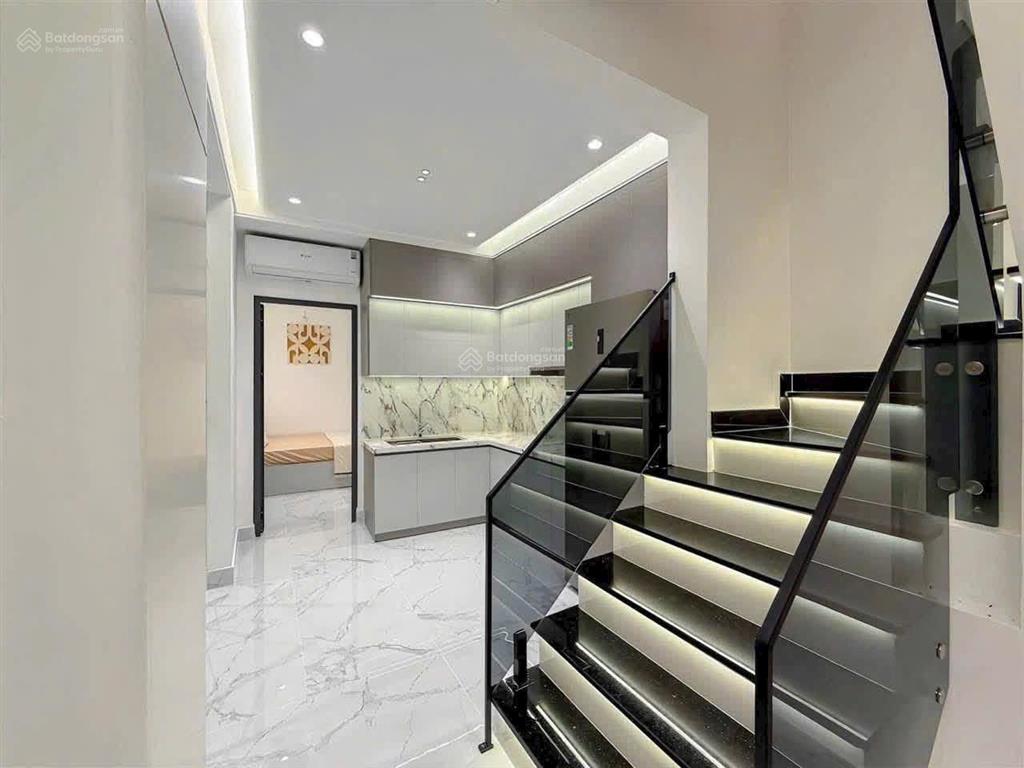 Q7 hẻm otô sát nhà ngang 3m dài 16m, dt 46.8m 2 lầu + sân thượng, 3pn 4wc giá 5.7 tỷ