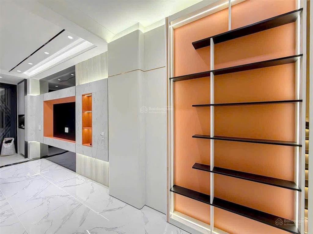 Q7 hẻm otô sát nhà ngang 3m dài 16m, dt 46.8m 2 lầu + sân thượng, 3pn 4wc giá 5.7 tỷ