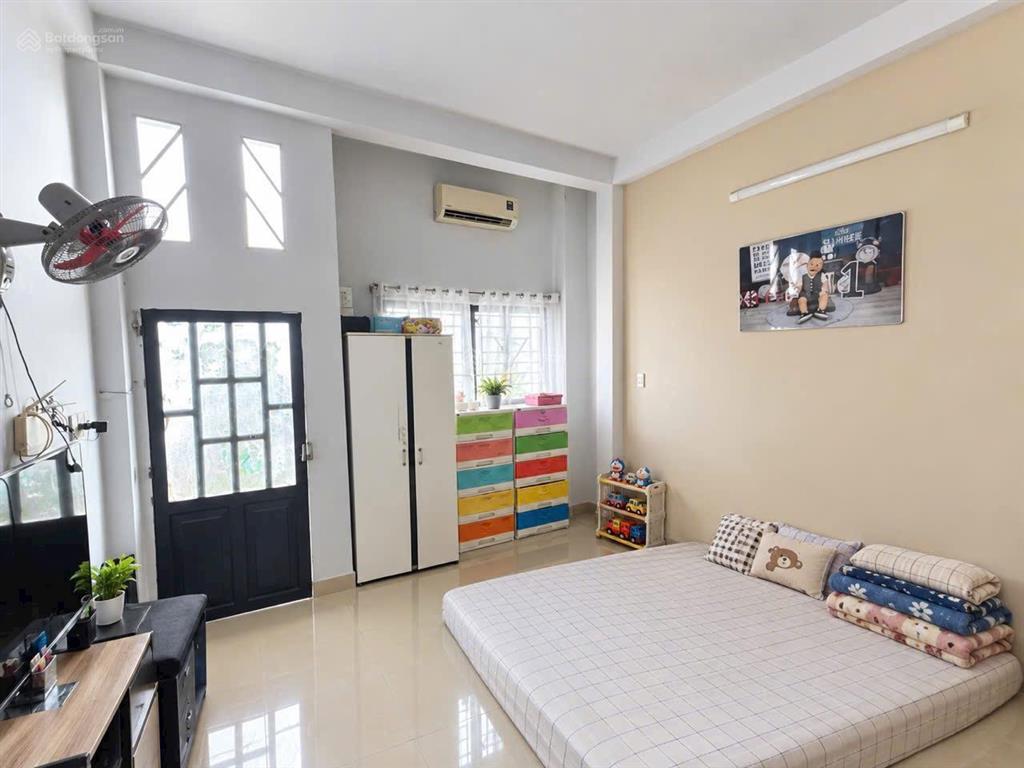Cách mt dương bá trạc q8 50m 4.99 tỷ(tl tốt) 4x11m (43m) 1 trệt 2 lầu btct 4pn