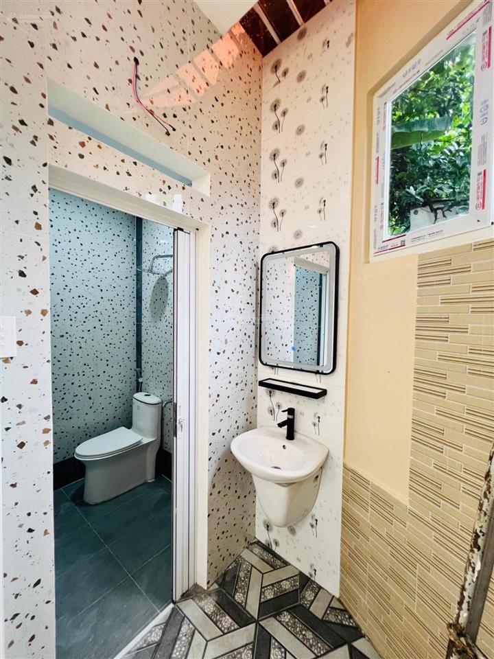 Q8 hẻm oto vào sát nhà 4 tầng 7 phòng ngủ 85.9m 3,6x 22,5m, nở hậu nhẹ