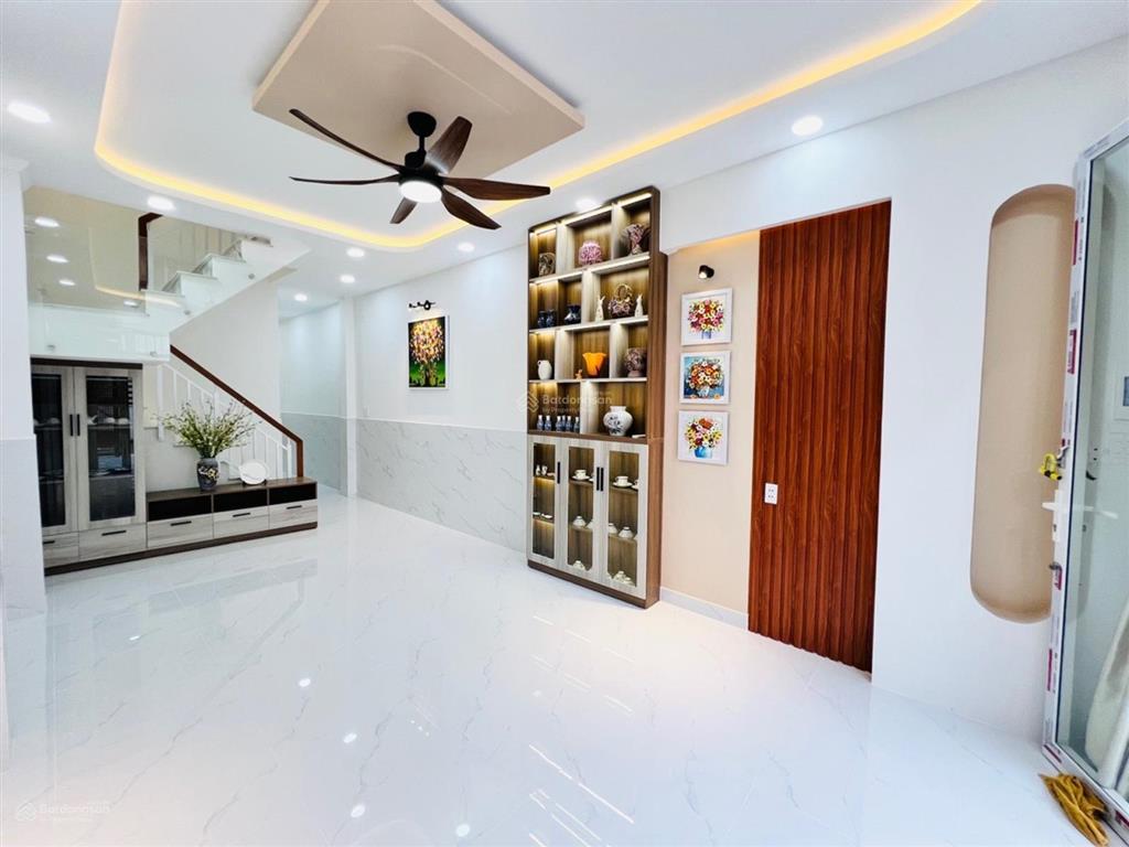 Q8 hẻm oto vào sát nhà 4 tầng 7 phòng ngủ 85.9m 3,6x 22,5m, nở hậu nhẹ