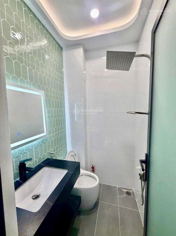 Bán nhà đẹp 3 tầng, hẻm xe hơi, cách mt huỳnh tấn phát 300m, cách phú mỹ hưng 3 phút, 7 tỷ8