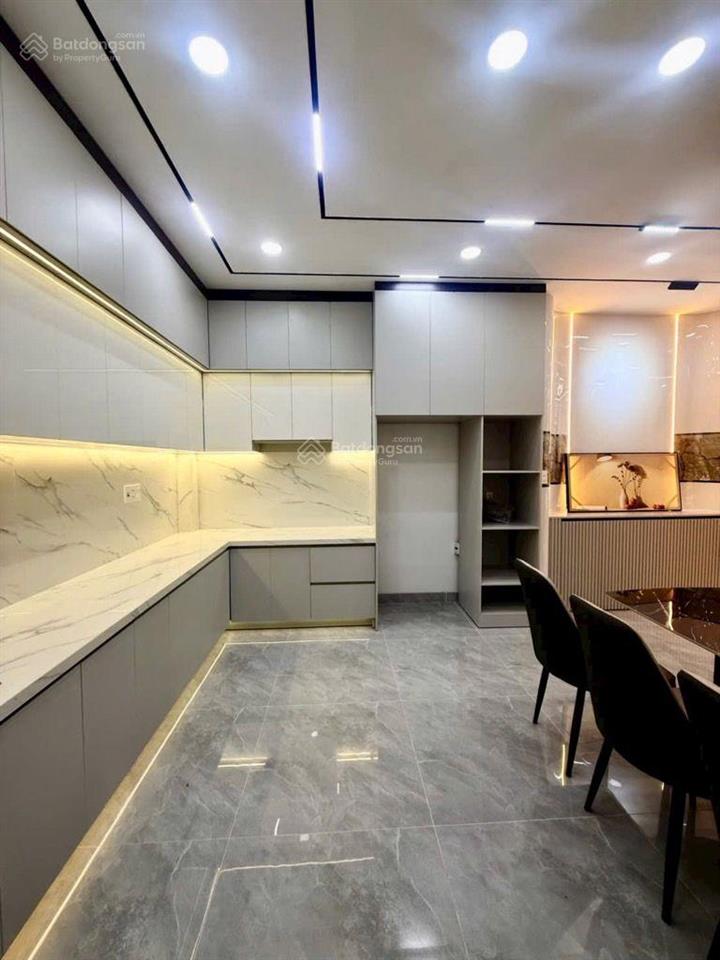 Bán nhà đẹp 3 tầng, hẻm xe hơi, cách mt huỳnh tấn phát 300m, cách phú mỹ hưng 3 phút, 7 tỷ8