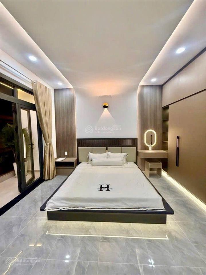 Bán nhà đẹp 3 tầng, hẻm xe hơi, cách mt huỳnh tấn phát 300m, cách phú mỹ hưng 3 phút, 7 tỷ8