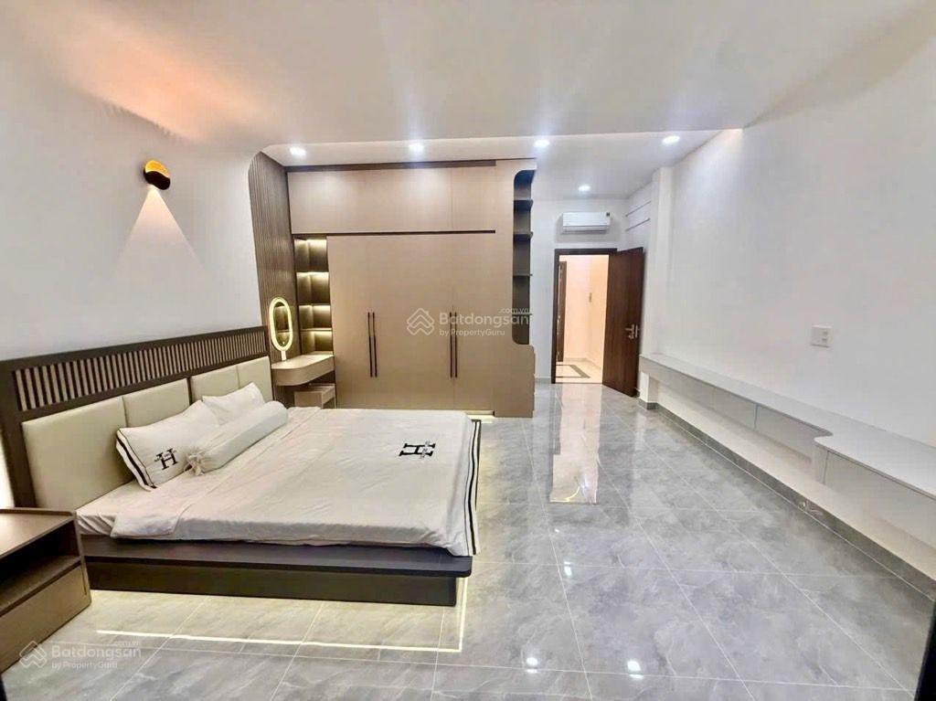 Bán nhà đẹp 3 tầng, hẻm xe hơi, cách mt huỳnh tấn phát 300m, cách phú mỹ hưng 3 phút, 7 tỷ8