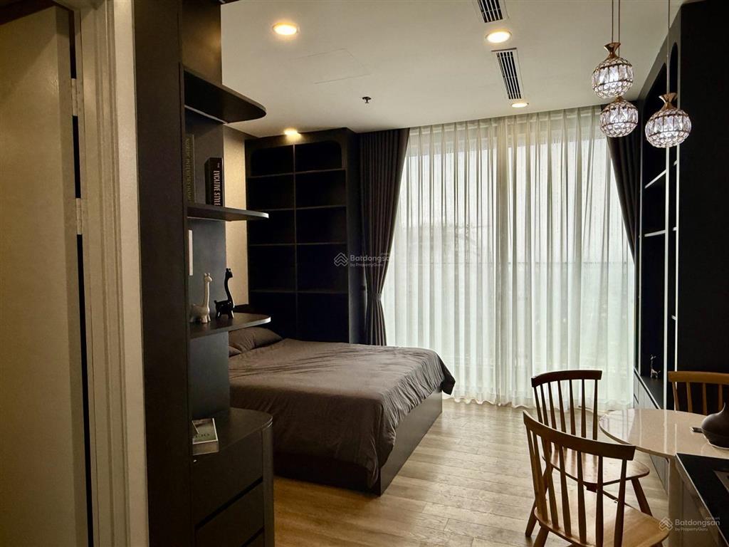 Chính chủ cho thuê studio full đồ, chỉ xách vali vào ở  toà sol forest