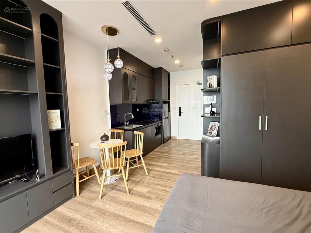Chính chủ cho thuê studio full đồ, chỉ xách vali vào ở  toà sol forest