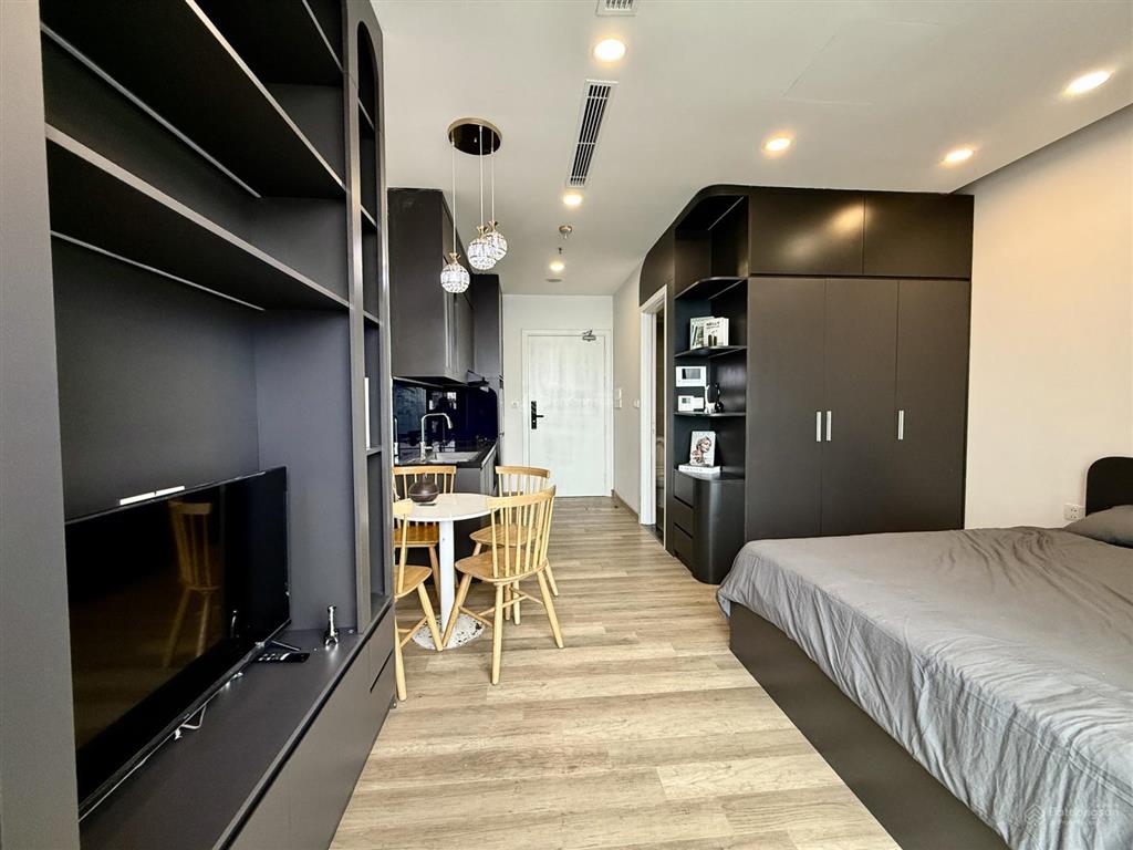 Chính chủ cho thuê studio full đồ, chỉ xách vali vào ở  toà sol forest
