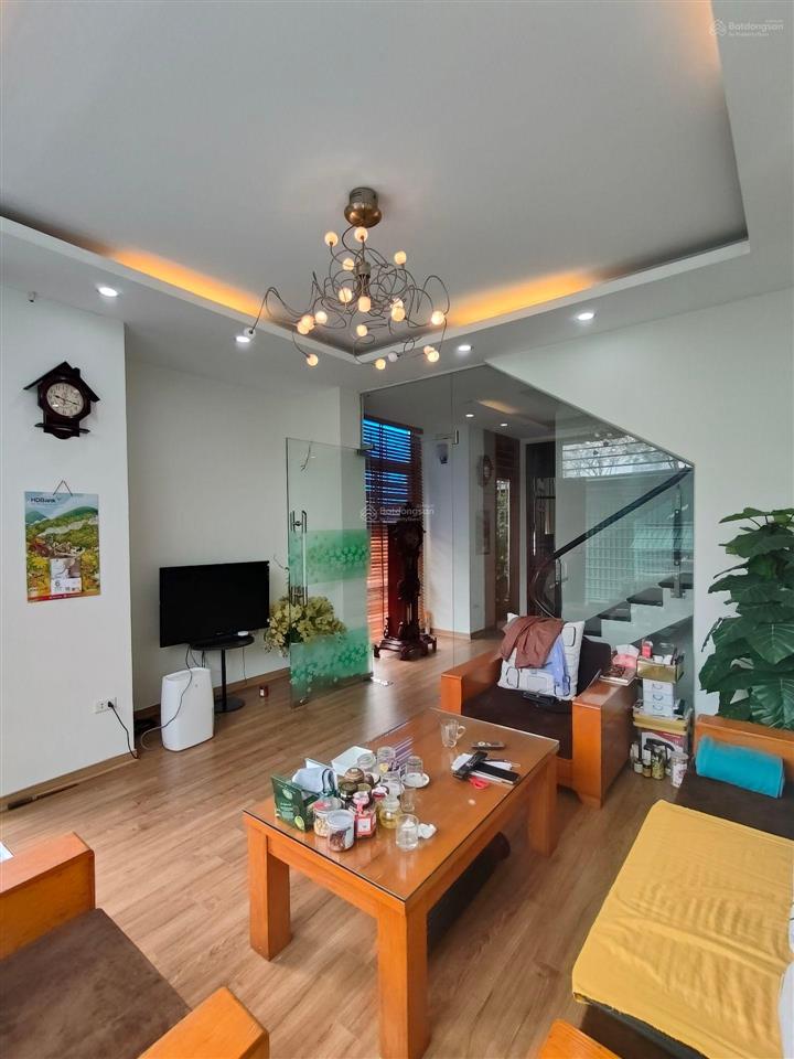 Giảm chào 2 tỷ, bán nhanh nhà cầu giấy, 76m2 ô chờ thang máy gara ô tô kinh doanh, nhỉnh 21 tỷ