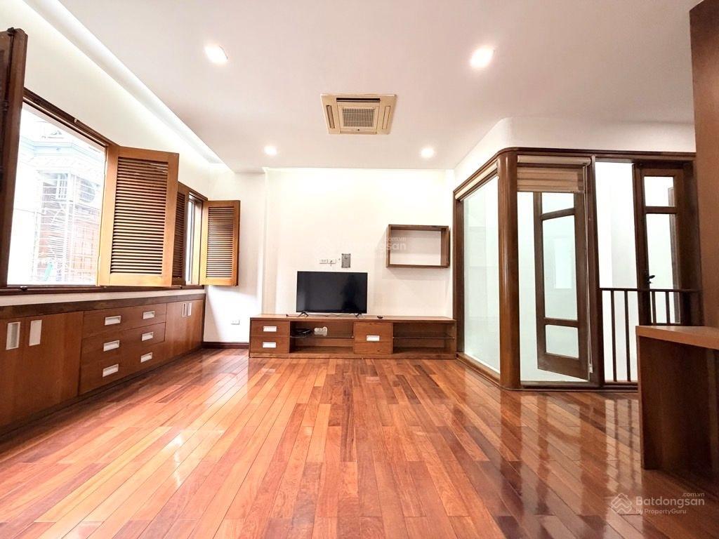 Bán nhà dịch vọng ô tô tránh, văn phòng đỉnh, 65m2 giá đầu tư hơn 23 tỷ  0973 980 ***