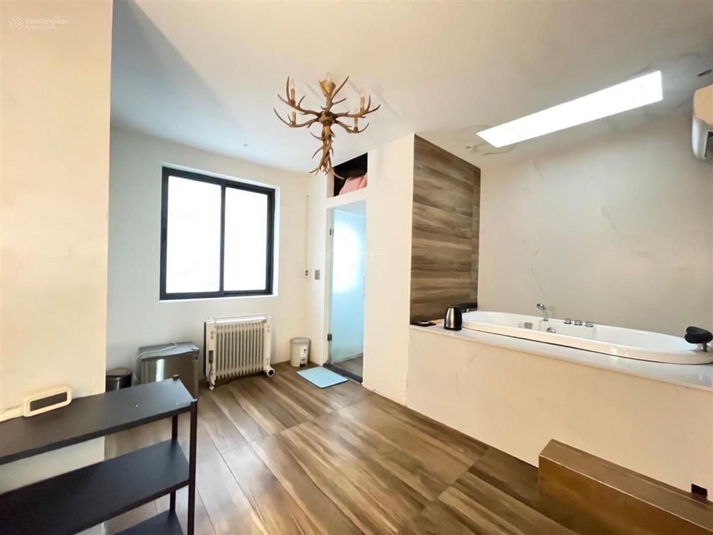 Chủ bán gấp nhà cạnh phố dương khuê 85m2, 6 tầng thang máy, ô tô đỗ cửa kinh doanh, hơn 17 tỷ.
