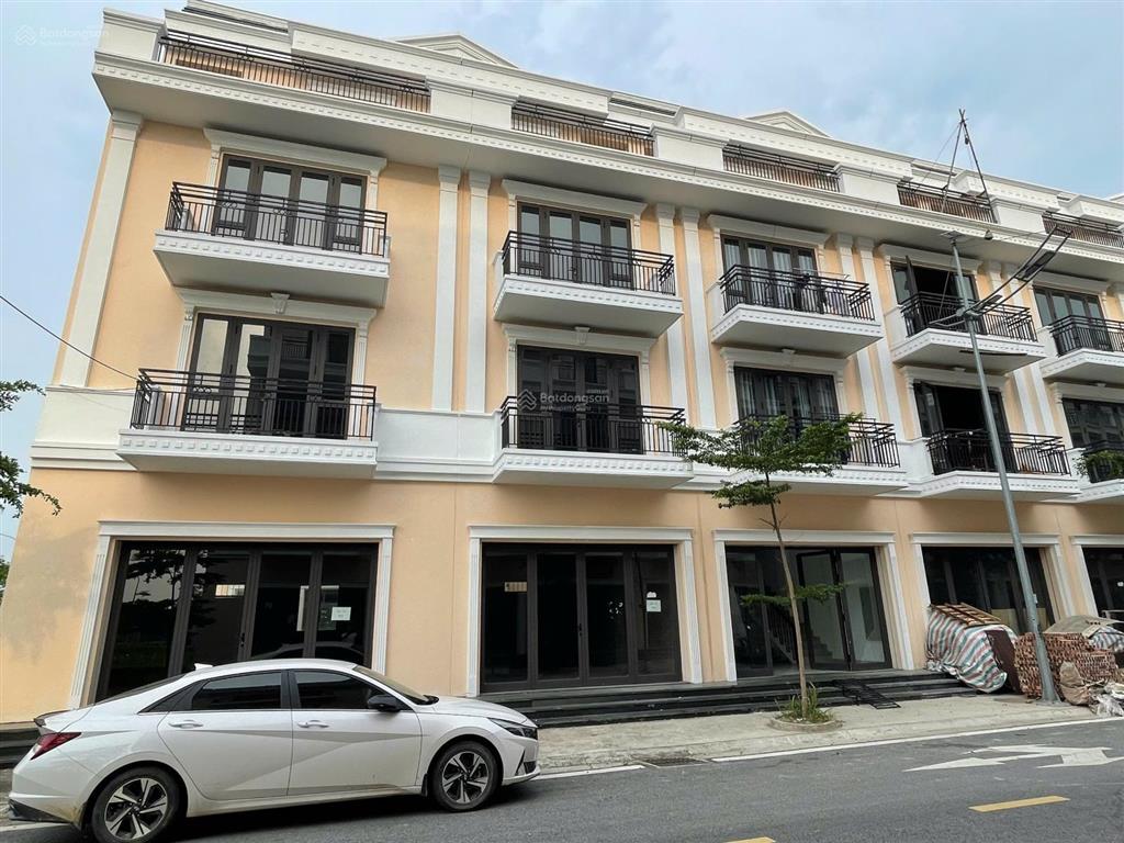 Bán nhà 4 tầng khu đô thị vietsing square, chỉ cách cầu phù đổng khoảng 3 km, giá 6,x tỷ