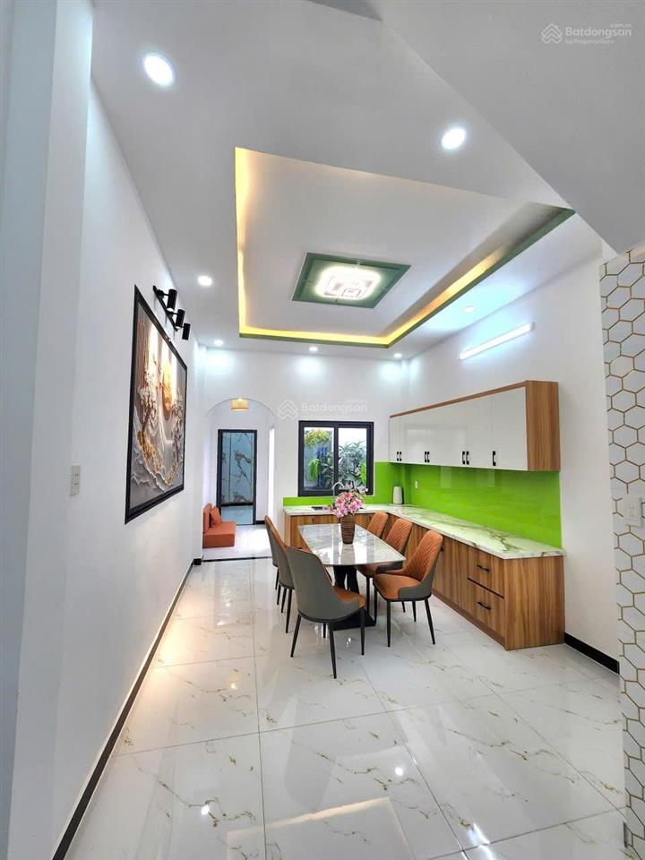 Chủ nhiệt giảm 200tr cần bán gấp căn nhà 3 tầng dt 80m2 dtsd 240m2 full nội thất cao cấp