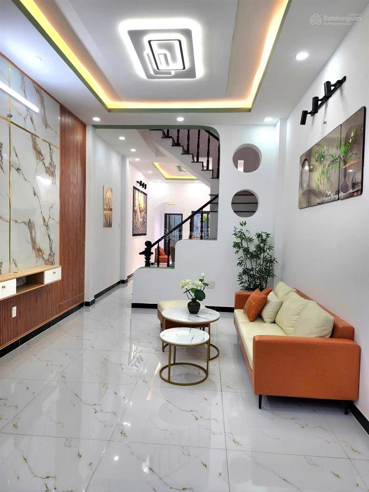 Chủ nhiệt giảm 200tr cần bán gấp căn nhà 3 tầng dt 80m2 dtsd 240m2 full nội thất cao cấp