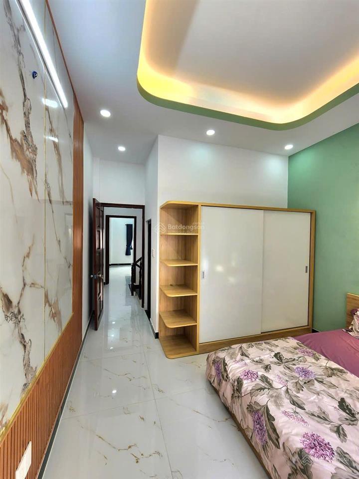 Chủ nhiệt giảm 200tr cần bán gấp căn nhà 3 tầng dt 80m2 dtsd 240m2 full nội thất cao cấp