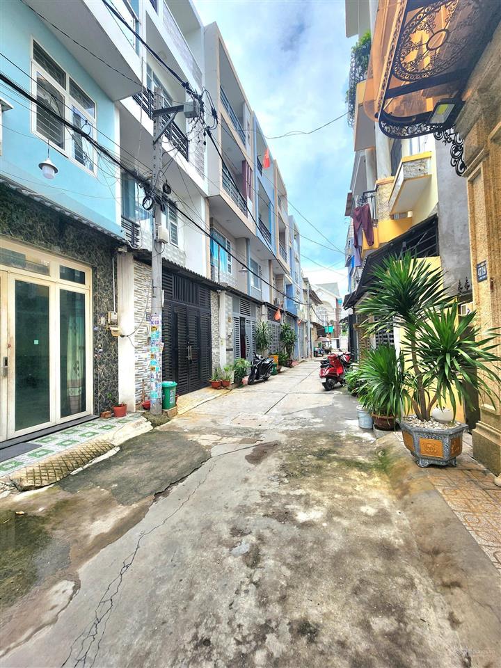 Chỉ 6 tỷ xíu sở hữu ngay siêu phẩm 4 tầng ngang 5m dtsd gần 220m², đường trước nhà 6m, dt 55m²