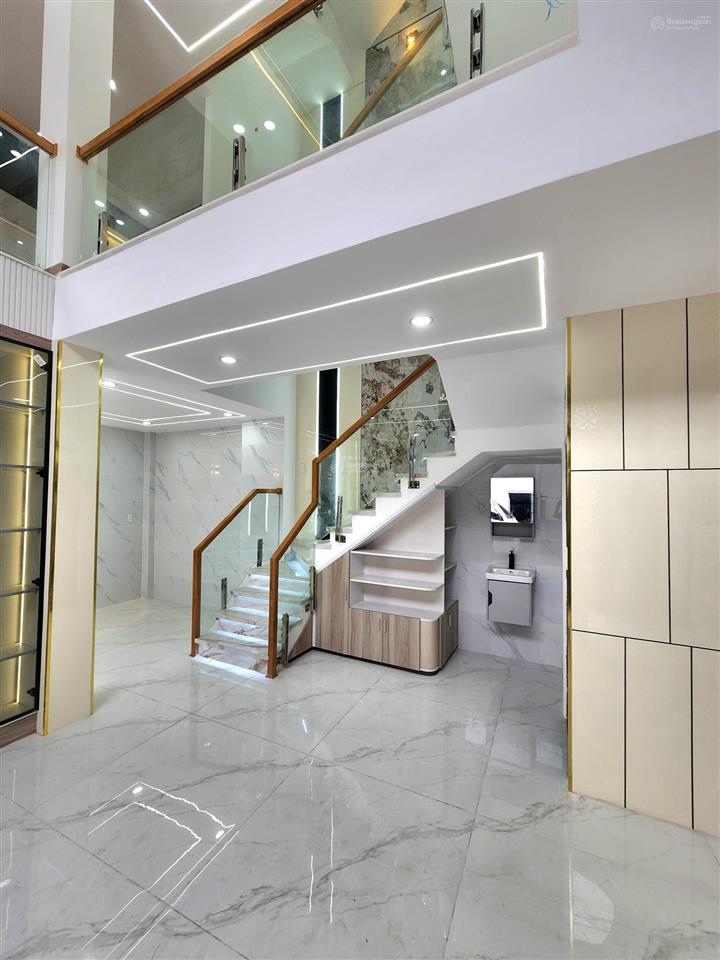 Chỉ 6 tỷ xíu nhanh tay còn kịp siêu phẩm 5 tầng dtsd 280m² ngang 8m gara trong nhà