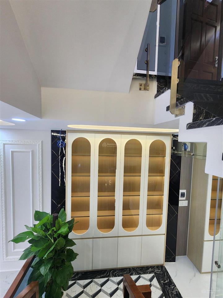 Nhà 5 tầng, dt 70m2, dtsd 350m2 full nội thất trục hương lộ 2 giá hơn 7 tỷ