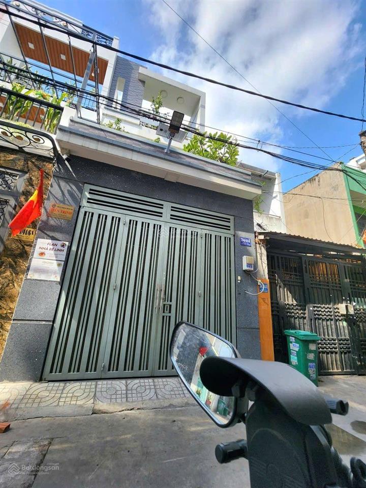 Nhà 3 tầng diện tích khủng 86m² đường trước nhà 6m ngay hương lộ 2 giá chỉ 6 tỷ xíu
