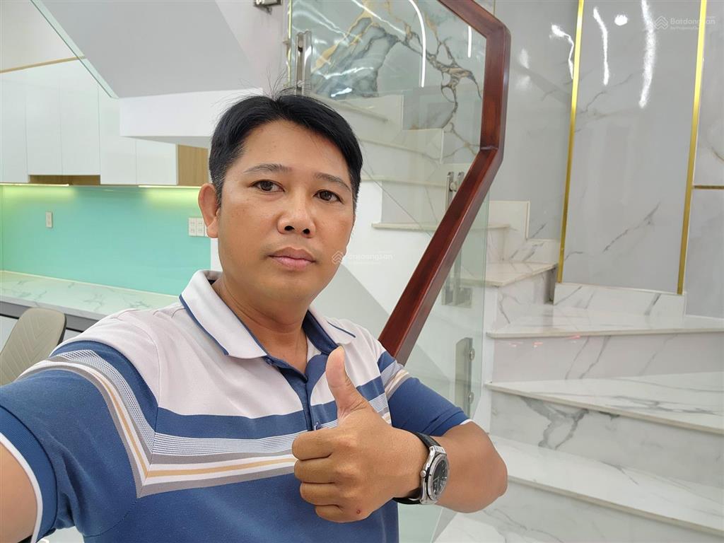 Siêu phẩm 5 tầng dt 70m2 5 pn đầy đủ công năng ko lộ giới trên trục hương lộ 2. giá chỉ hơn 6 tỷ.