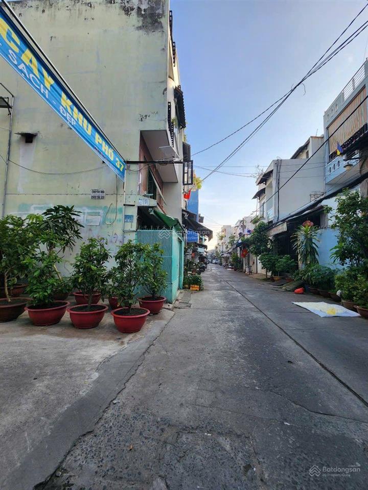 Chỉ hơn 5 đồng sở hữu ngay nhà 4 tầng, dt 60m2 h xe tải thông gần ngã tư 4 xã