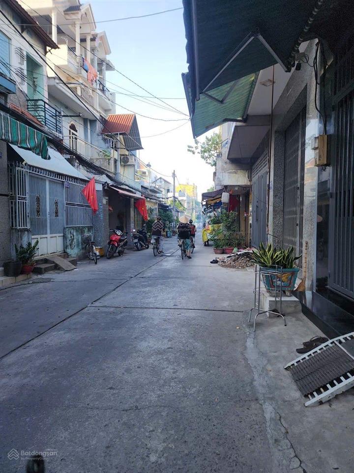 Chỉ hơn 5 đồng sở hữu ngay nhà 4 tầng, dt 60m2 h xe tải thông gần ngã tư 4 xã