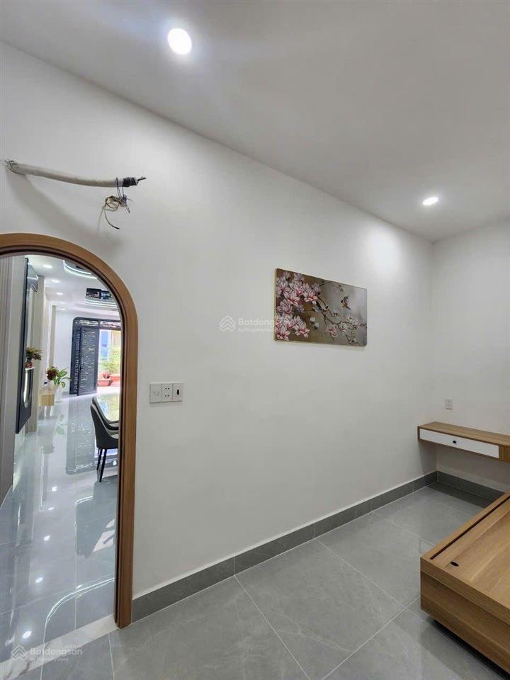 Hương lộ 2, 6,2 tỷ nhà 3pn có pn trệt ngang 5m dt 70m2 đường 6m sổ hồng riêng full nội thất