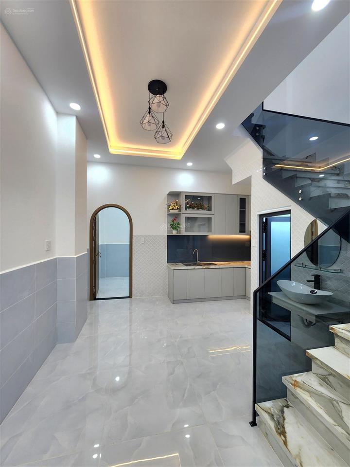 Bán nhà đường chiến lược sát tỉnh lộ 10 bình tân  3 phòng ngủ có phòng trệt dt 50m2 giá 5.3 tỷ