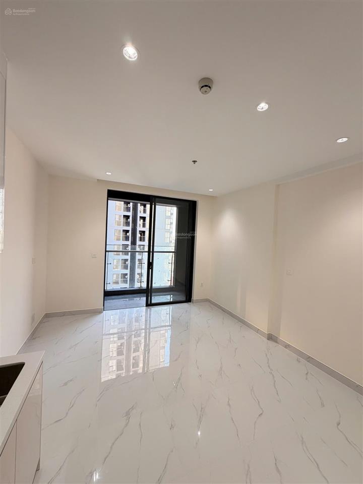 Cho thuê studio có rèm ở liền daqua