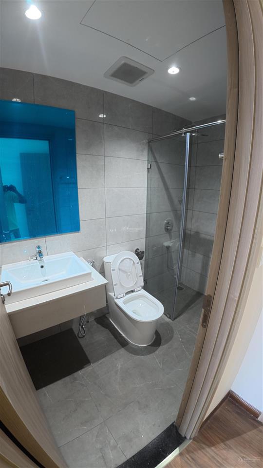 Cho thuê căn hộ daqua 2pn 2wc cơ bản 13.5tr