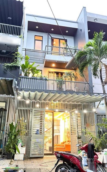 Nhà mặt phố huy cận 3 tầng 3pn , đường 5.5m oto tránh đầy đủ tiện nghi , vào ở ngay