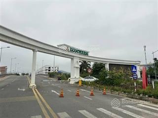 Bán nhà phố xây sẵn sổ đỏ cầm tay liên hê xem vị trí