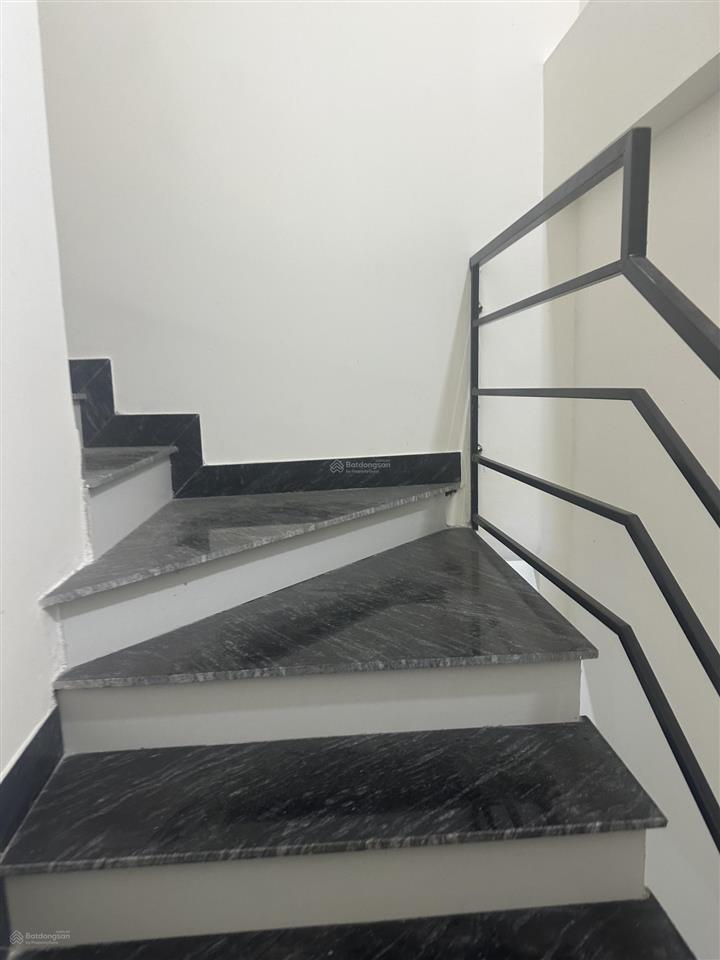 Bán toà căn hộ 10 phòng đường diên hồng mới 100%